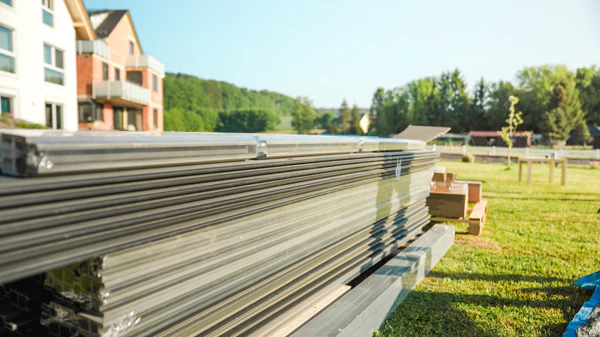 Linholm Linia 2424 Erfahrung – Aufbau unseres WPC Gartenhauses Schritt für Schritt